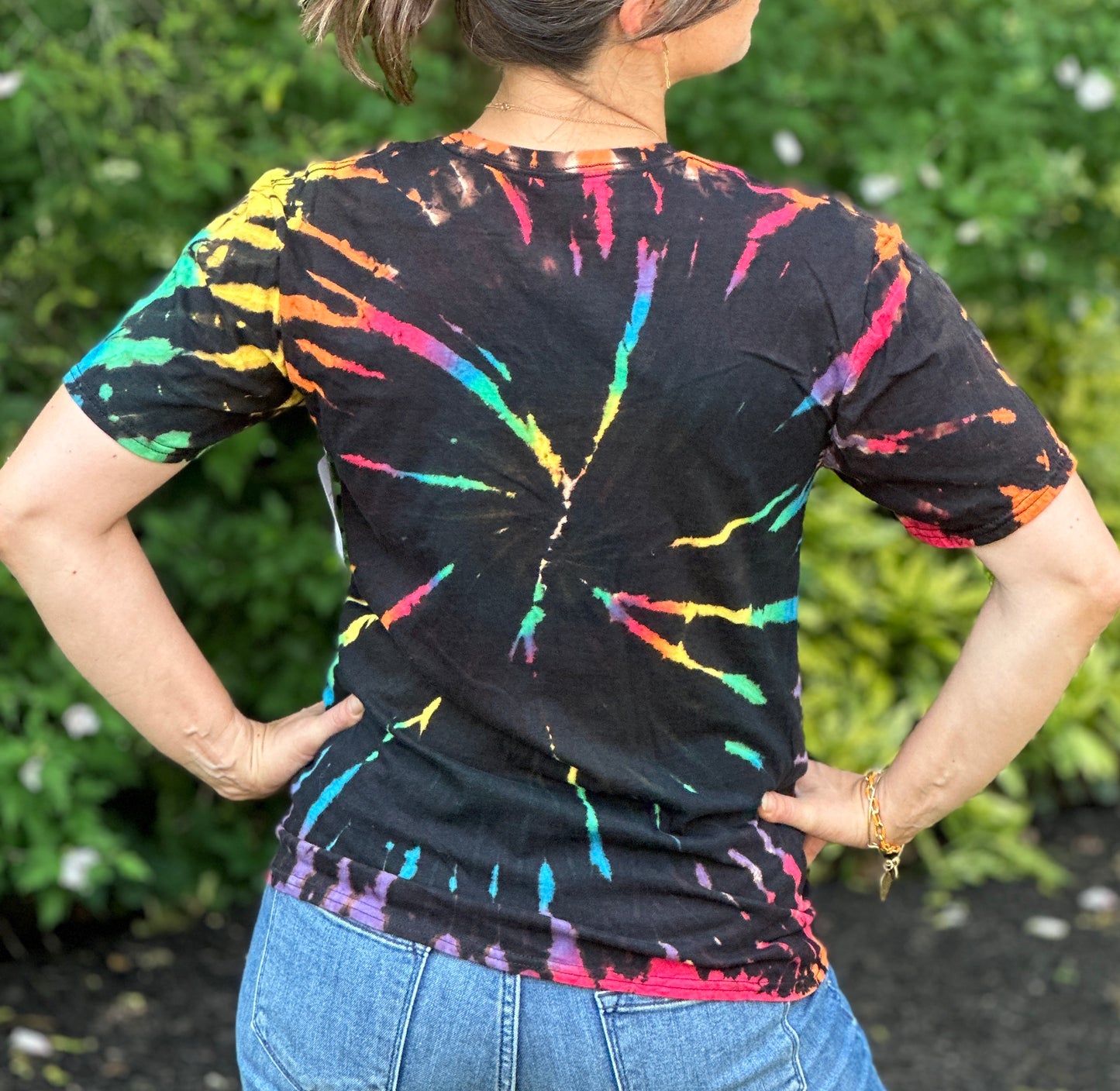 Reverse Dye Tee Spiral Rainbow