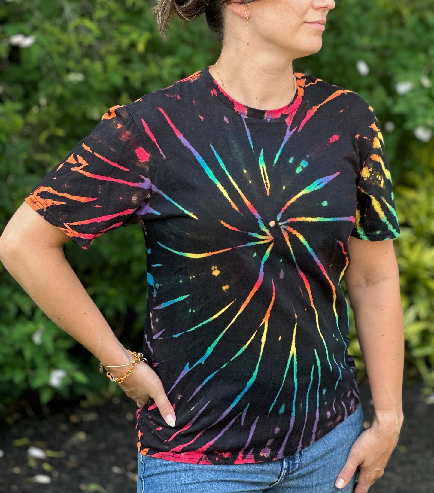 Reverse Dye Tee Spiral Rainbow